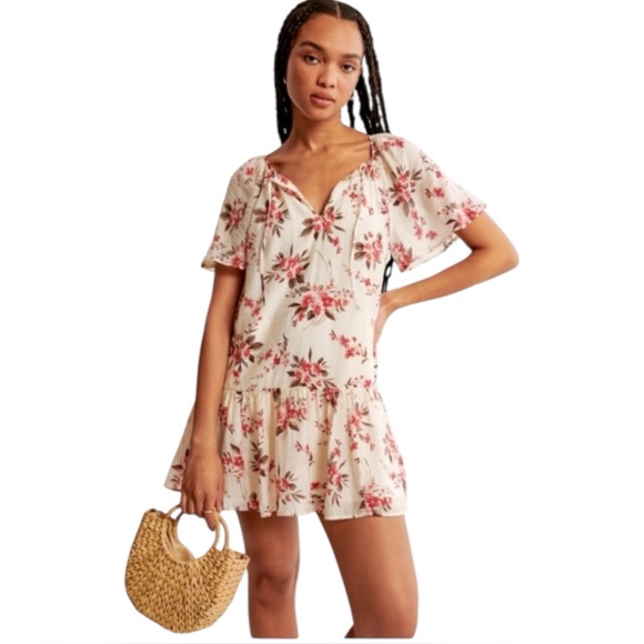 Abercrombie & Fitch Dresses & Skirts - NWT Abercrombie & Fitch Floaty Trapeze Mini Dress in Cream Floral Size ST